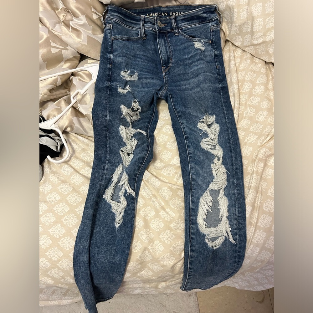 American Eagle Ripped jeans